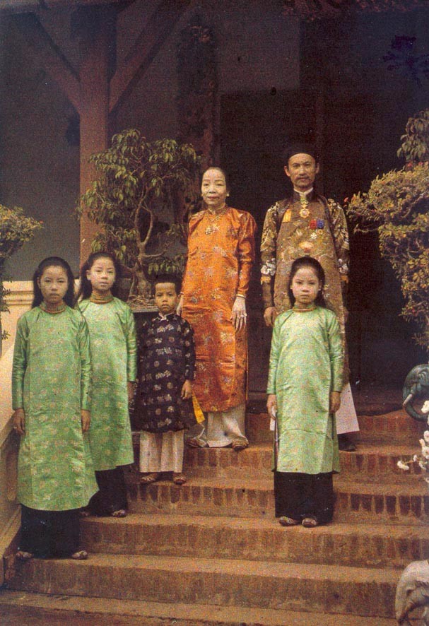 Gia đình một vị quan Thống sứ Bắc kỳ, 1915